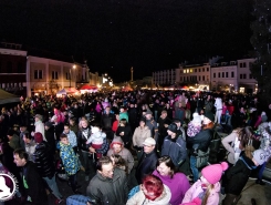 Rozsvícení vánočního stromku na Staromáku (6)